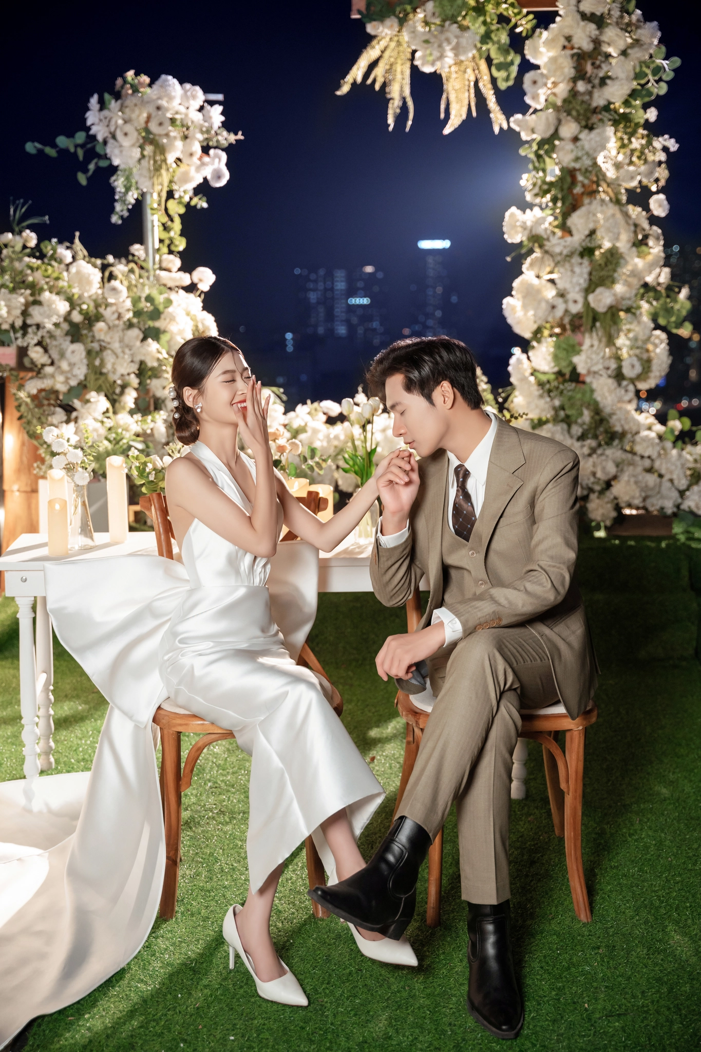 cach-gui-thiep-moi-cuoi-online_1763114717_734187d0