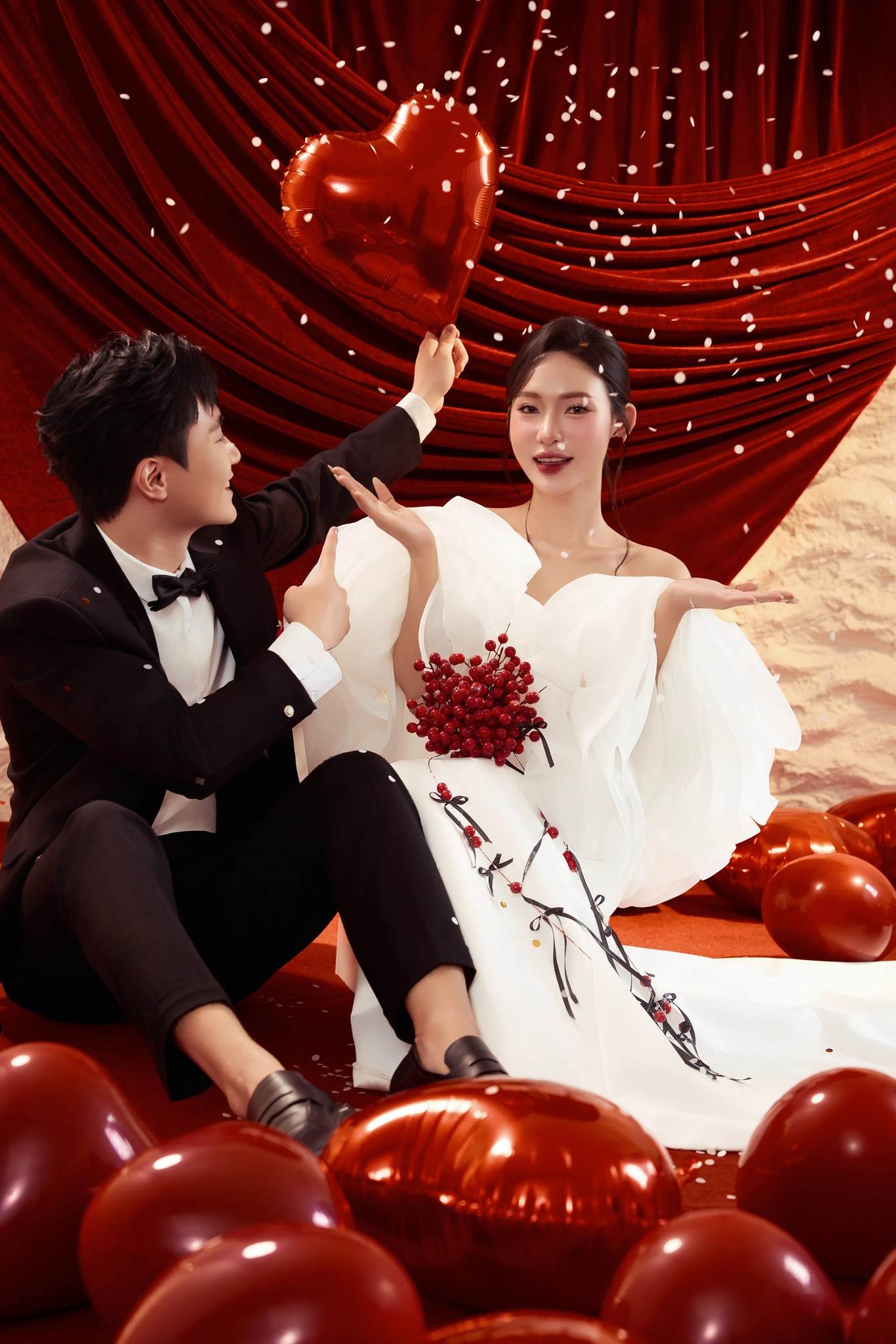 huong-dan-lam-thiep-cuoi-online_1763112794_6915694f